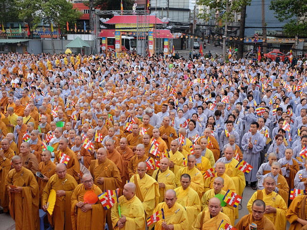 Tổ chức trọng thể Đại lễ Phật đản Phật lịch 2560, dương lịch 2016 ảnh 1