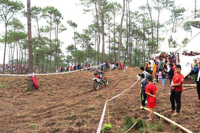 Khai mạc giải đua xe môtô, ôtô địa hình trên Cao nguyên đá Đồng Văn ảnh 1