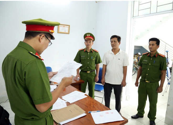 Ninh Thuận: Khởi tố, bắt tạm giam Giám đốc Trung tâm đăng kiểm 85-02D ảnh 2