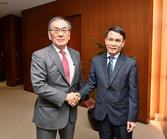 Thủ tướng Nhật Bản Shinzo Abe trả lời phỏng vấn dành riêng cho TTXVN ảnh 2