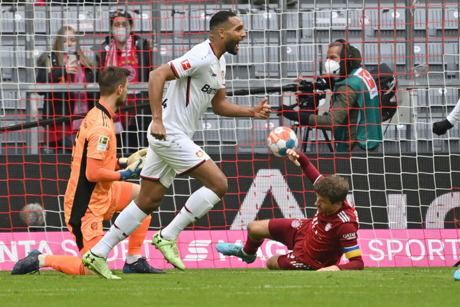 Thomas Mueller đá phản lưới nhà, Bayern chia điểm ngay tại Allianz ảnh 2