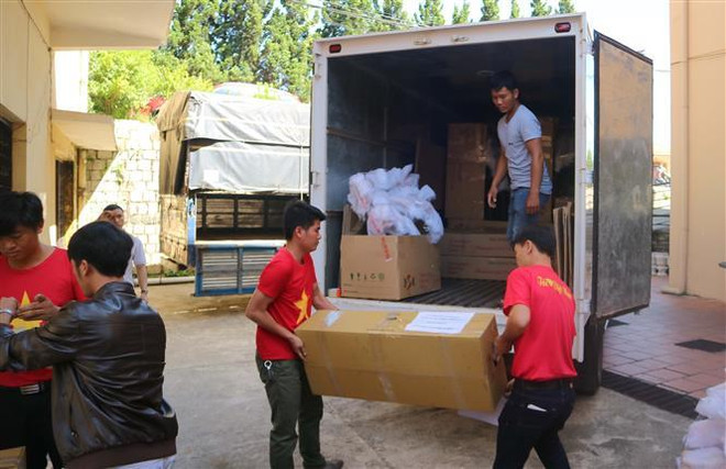 Tặng đặc sản Đà Lạt cho chiến sỹ Trường Sa và Nhà giàn DK1 ảnh 1