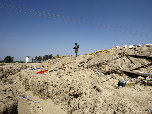 Thủ tướng Iraq cam kết sẽ giành lại Ramadi trong vài ngày ảnh 1