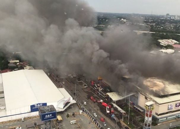 Cháy trung tâm thương mại ở Philippines, nhiều người mất tích ảnh 1