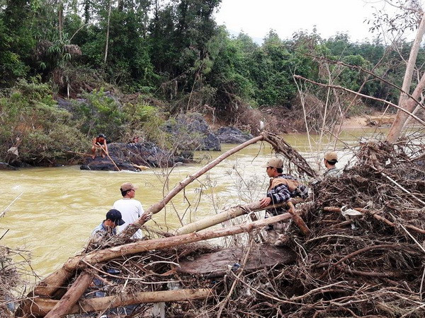 Tìm thấy thi thể nam thanh niên sau 5 ngày bị nước cuốn trôi ảnh 1