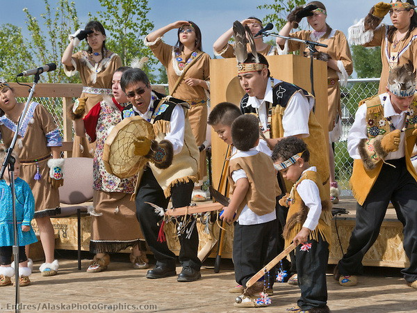 Kinh tế phát triển - "kẻ thù tồi tệ nhất" với ngôn ngữ bản địa ảnh 1