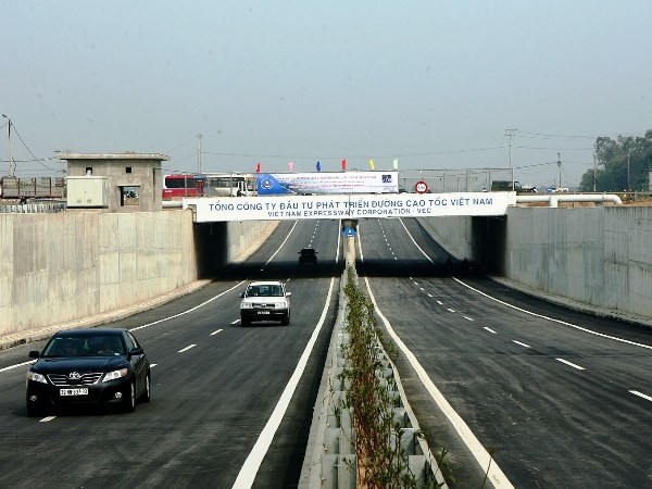 6 xe "trốn vé" đường cao tốc Nội Bài-Lào Cai bị từ chối phục vụ ảnh 1