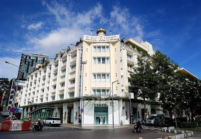 REX Hotel tại số 141 Nguyễn Huệ, Quận 1, Thành phố Hồ Chí Minh. (Ảnh minh họa: Hồng Đạt/TTXVN) Tăng cường kiểm tra các địa bàn du lịch trọng điểm từ tháng 6 đến 10 ảnh 1
