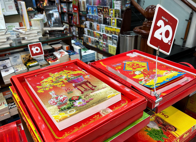 Thị trường lịch Tết trầm lắng, sức mua chậm dù vào giai đoạn cao điểm ảnh 1