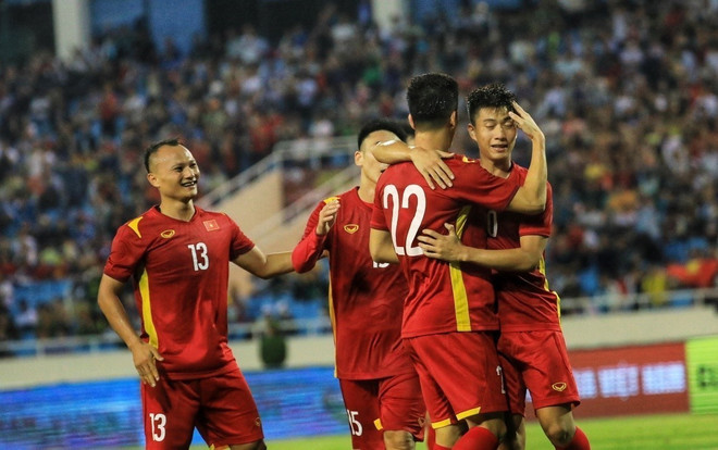 Niềm vui của cầu thủ Việt Nam trong trận thắng Dortmund. (Ảnh: Tuấn Anh/TTXVN) Đội tuyển Việt Nam ngược dòng đánh bại CLB Borussia Dortmund ảnh 1