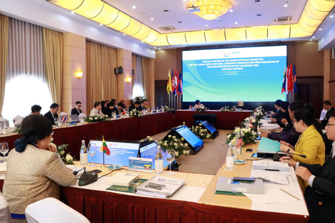 Toàn cảnh hội nghị. (Ảnh: Quốc Hùng-Đặng Tuấn/TTXVN) Khai mạc Hội nghị Quan chức cấp cao Cộng đồng Văn hóa-Xã hội ASEAN ảnh 1