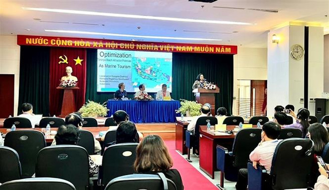 Quang cảnh Hội thảo. (Ảnh: Anh Tuấn/TTXVN) Đẩy mạnh liên kết vùng, phát triển du lịch xanh bền vững vùng Nam Bộ ảnh 2