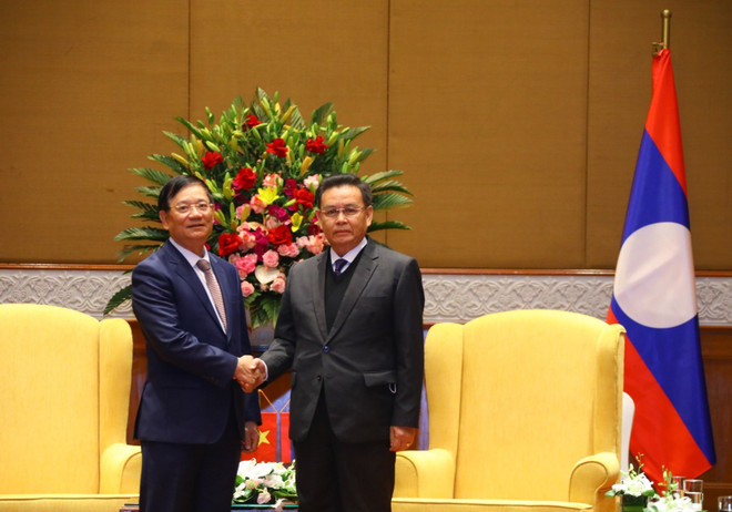 Chủ tịch Quốc hội Lào tiếp Đoàn đại biểu Hội hữu nghị Việt Nam-Lào ảnh 3
