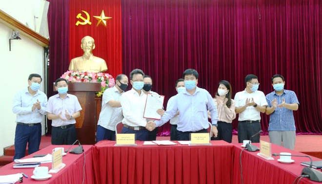 Bộ GTVT ký kết hợp đồng đặt hàng bảo trì đường sắt quốc gia với VNR ảnh 1