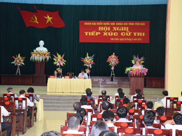 Thường trực Ban Bí thư Trần Quốc Vượng tiếp xúc cử tri tại Yên Bái ảnh 1