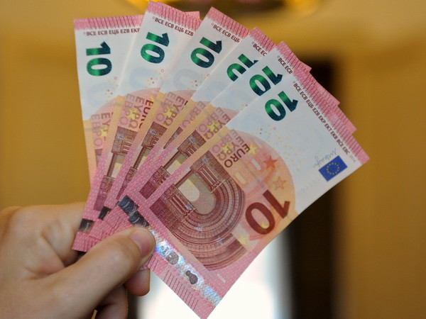 Kinh tế Eurozone tăng trưởng yếu trong quý 4 năm 2014 ảnh 1