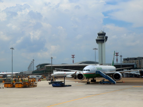 Thuê tư vấn nước ngoài khảo sát mở đường băng số 3 tại Tân Sơn Nhất ảnh 1