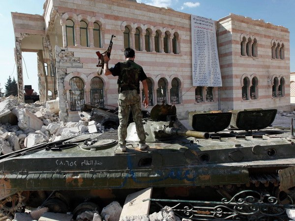 Phiến quân Syria do Mỹ huấn luyện đã chuyển vũ khí cho al-Qaeda ảnh 1