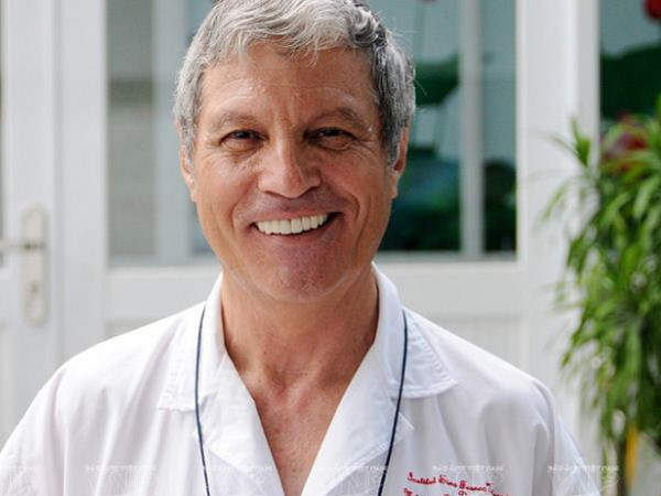 Bác sỹ người Pháp tâm huyết với y học cổ truyền Việt Nam ảnh 1