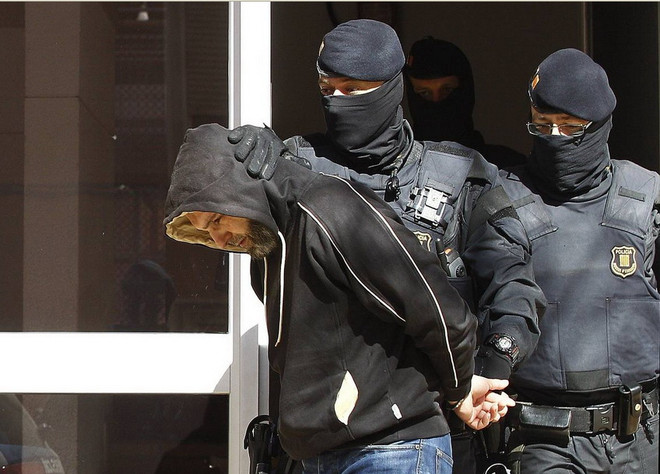 Cảnh sát Tây Ban Nha bắt giữ 11 nghi can Hồi giáo cực đoan ảnh 1