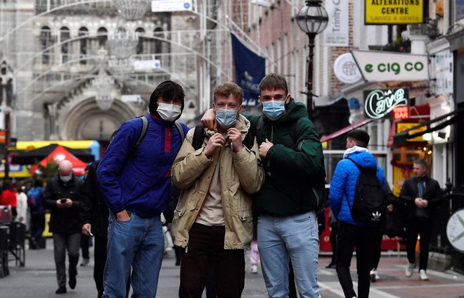 COVID-19: Biến thể Omicron lây lan nhanh trong giới trẻ ở Ireland ảnh 1