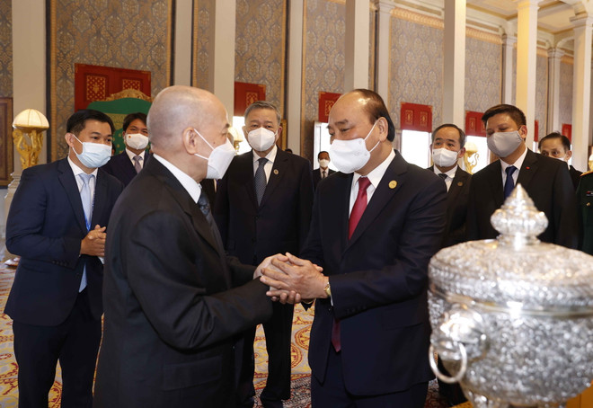 Hoàng gia Campuchia tổ chức trọng thể lễ đón Chủ tịch nước ảnh 1