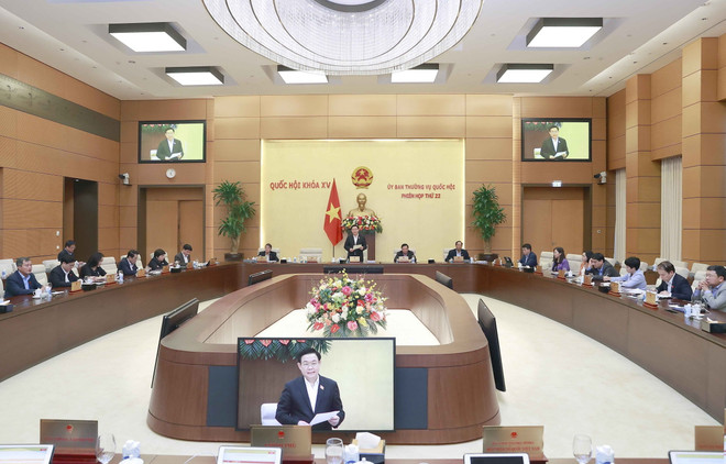 Chủ tịch Quốc hội Vương Đình Huệ phát biểu bế mạc Phiên họp. (Ảnh: Doãn Tấn/TTXVN) Bế mạc Phiên họp thứ 22 của Ủy ban Thường vụ Quốc hội ảnh 2
