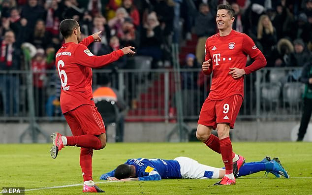 ‘Hủy diệt’ Schalke 04, Bayern Munich chỉ còn kém ngôi đầu 1 điểm ảnh 1