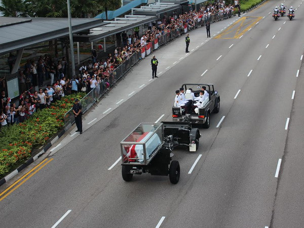 Người dân Singapore, Malaysia tiễn biệt cố Thủ tướng Lý Quang Diệu ảnh 1