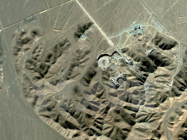 Các nhà ngoại giao: Iran và nhóm P5+1 đã đạt thỏa thuận sơ bộ ảnh 1