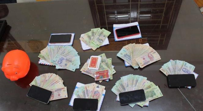 Thanh Hóa: Bắt 27 đối tượng đánh bạc, thu giữ hơn 250 triệu đồng ảnh 1