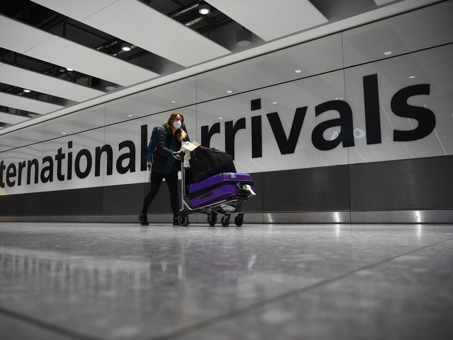 Anh cho phép các cơ sở kinh doanh không thiết yếu mở cửa trở lại ảnh 2