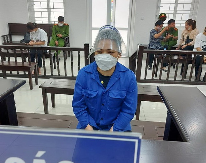 Bị cáo Hương tại tòa. (Nguồn: congly.vn) Hà Nội: Lừa đảo hàng tỷ đồng bằng mối mua mực khô giá rẻ ảnh 1