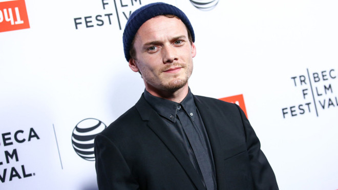 Nam diễn viên Star Trek đột tử trong một tai nạn ôtô bí hiểm ảnh 1