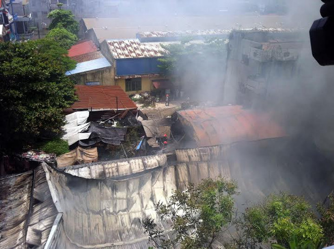 Cháy xưởng sản xuất giầy dép gây thiệt hại nhiều tỷ đồng ảnh 2