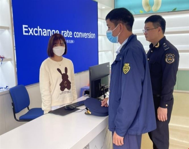 Quảng Ninh phát hiện nhiều sản phẩm nước hoa giả mạo nhãn hiệu Chanel ảnh 1