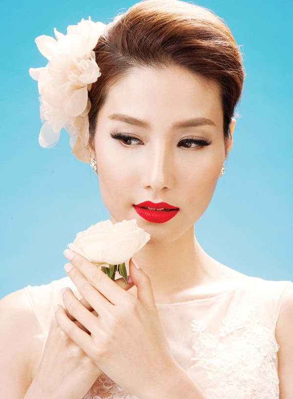 4 phong cách trang điểm cho cô dâu xinh "ngất ngây" trong ngày cưới ảnh 3