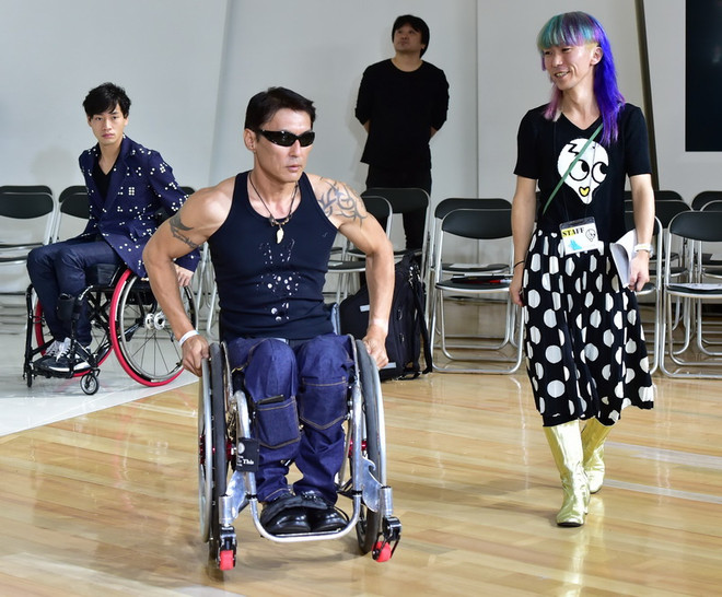 Nhật Bản ra mắt các mẫu thời trang dành cho người khuyết tật ảnh 1
