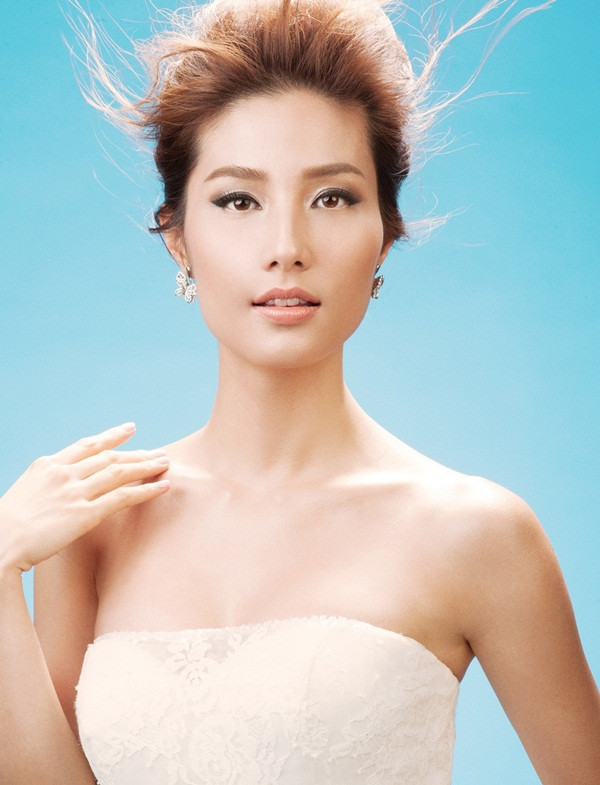 4 phong cách trang điểm cho cô dâu xinh "ngất ngây" trong ngày cưới ảnh 7