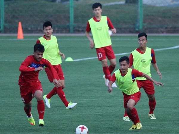 U20 Việt Nam bất ngờ được đoàn lãnh đạo thành phố Cheonan chào đón ảnh 1