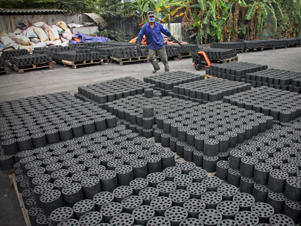 Thay thế bếp than tổ ong bằng bếp cải tiến thân thiện môi trường ảnh 1