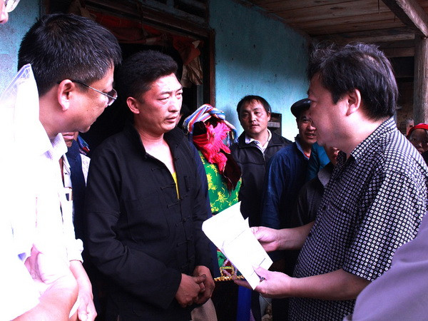 Đôi vợ chồng cứu 2 em nhỏ trượt chân xuống hồ, cả 4 cùng đuối nước ảnh 3