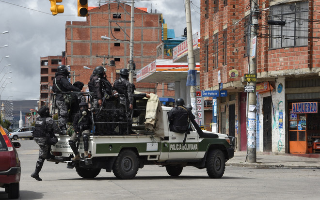 Dư luận chỉ trích các thế lực bên ngoài can dự tình hình Bolivia ảnh 1