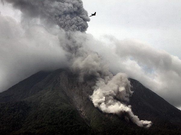 Indonesia nâng báo động núi lửa Sinabung lên cao nhất ảnh 1