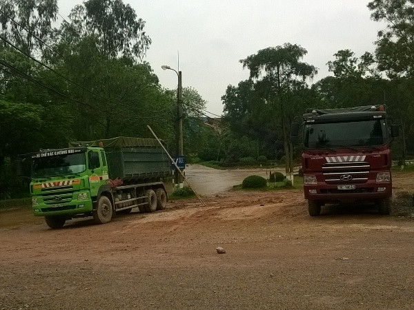 Bỏ lệnh cấm xe chở rác: "Trống đánh xuôi kèn thổi ngược" ảnh 2