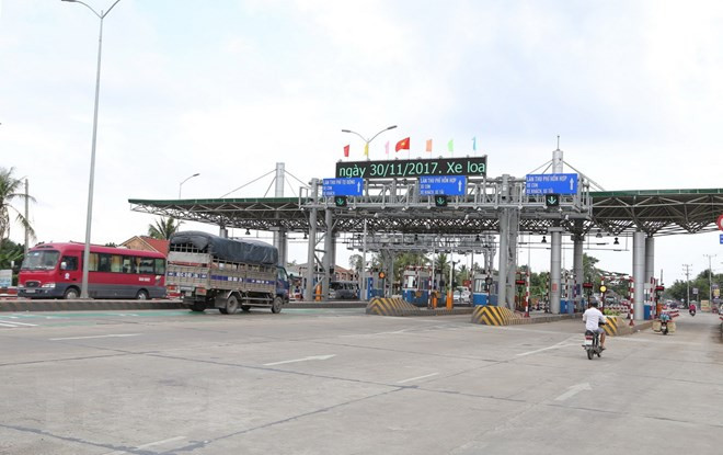 Trạm BOT Cai Lậy. (Ảnh: Nam Thái/TTXVN) Bộ Giao thông sẽ nghiên cứu xây thêm trạm thu phí tại BOT Cai Lậy ảnh 1
