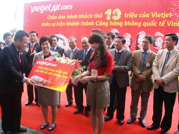 Vietjet đón hành khách thứ 10 triệu ở cảng hàng không Vinh ảnh 1