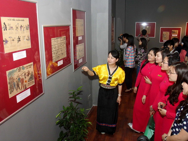 [Photo] Tranh cổ động trong kháng chiến chống thực dân Pháp ảnh 3