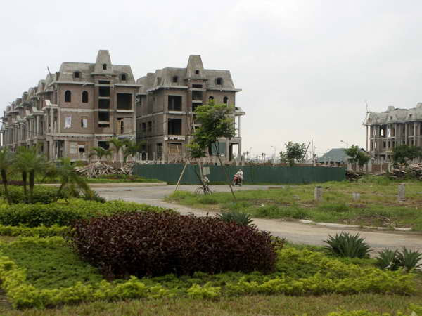 Giải quyết nợ xấu để thị trường bất động sản phục hồi ảnh 1