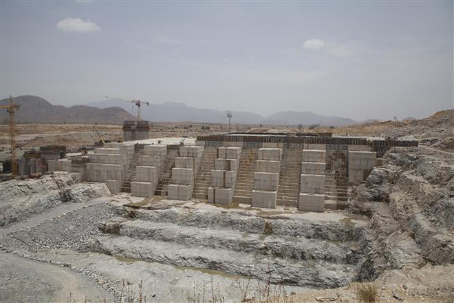Công trường xây dựng đập thủy điện Đại phục hưng gần biên giới Sudan - Ethiopia, ngày 31/3/2015. (Ảnh: AFP/ TTXVN) Ai Cập, Ethiopia và Sudan tiến tới đồng thuận về đập Đại phục hưng ảnh 1